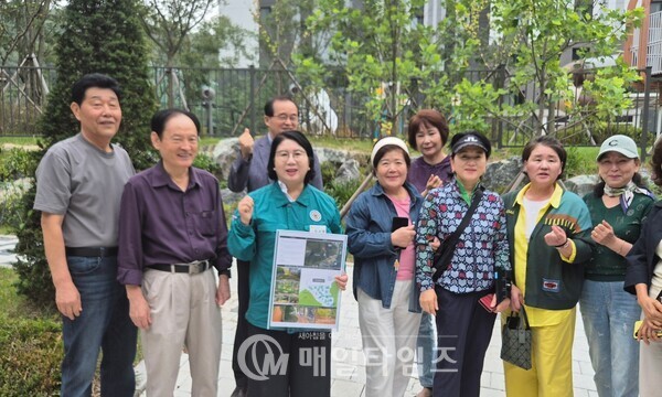  예산 10억 4천만원 투입, 분당 야탑동 탑골공원 숲속재정비한 이서영 도의원과 지역주민들